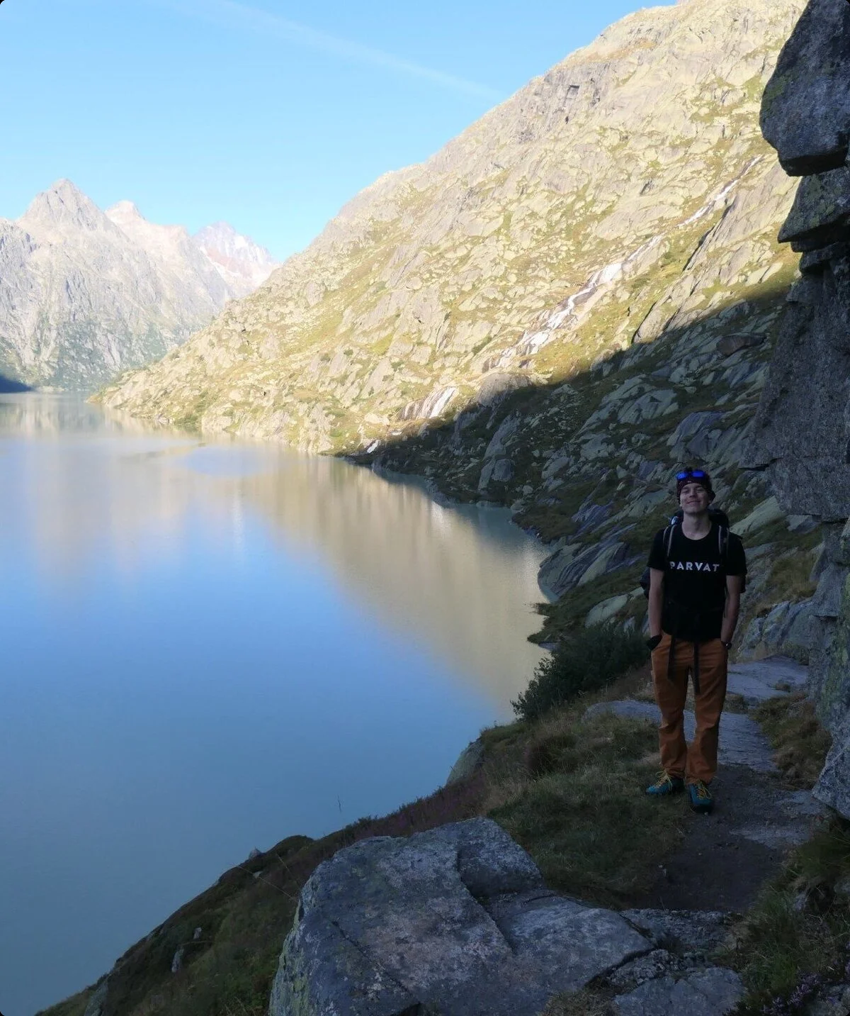 Bergsteiger erzählen - Wandern | © DAV Pfronten Wanderer am Bergsee | © DAV Pfronten
